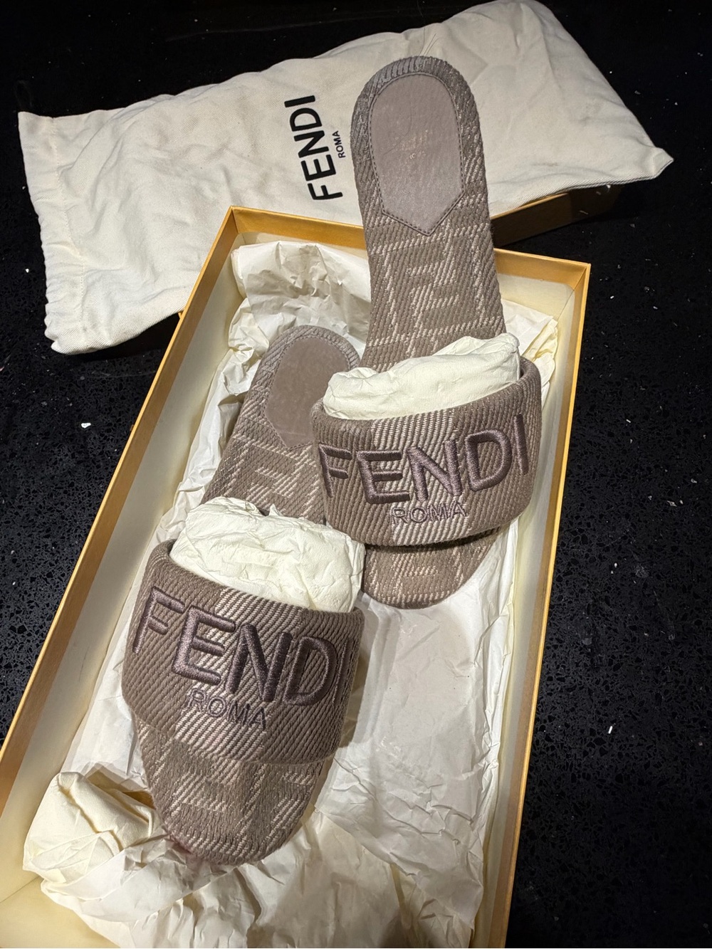 Fendi logo-embroidered slides